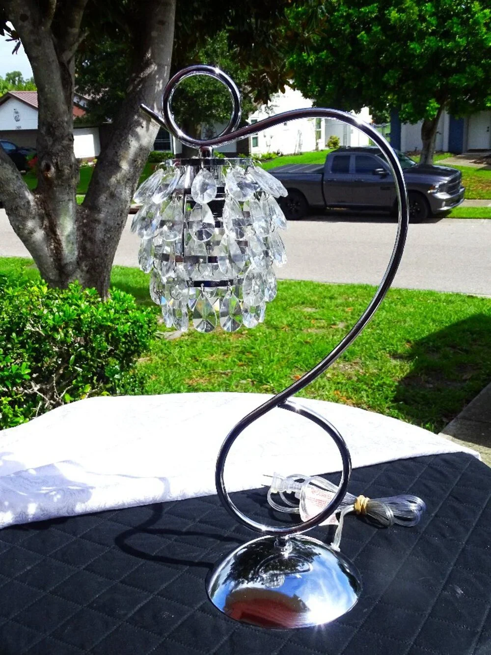 Table Lamp w/acrylic crystals 20